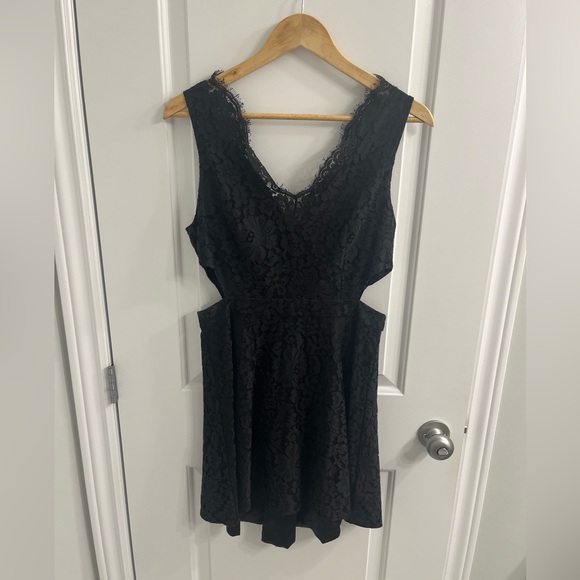 Marciano Black Lace Mini Dress - Picture 3 of 5